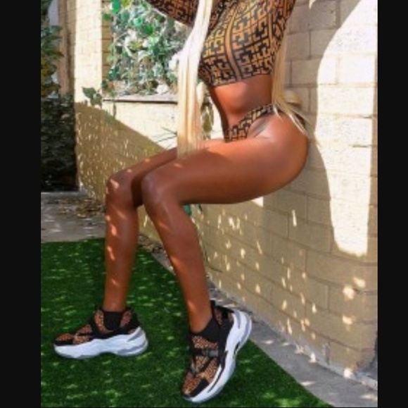 Price firm Runs big CROOKED LOVE FLATFORM SNEAKER - Picture 5 of 8